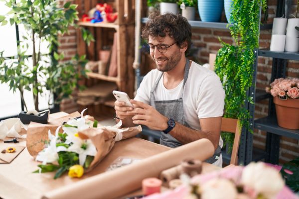 Why Every Small Business Needs a Mobile App in 2025